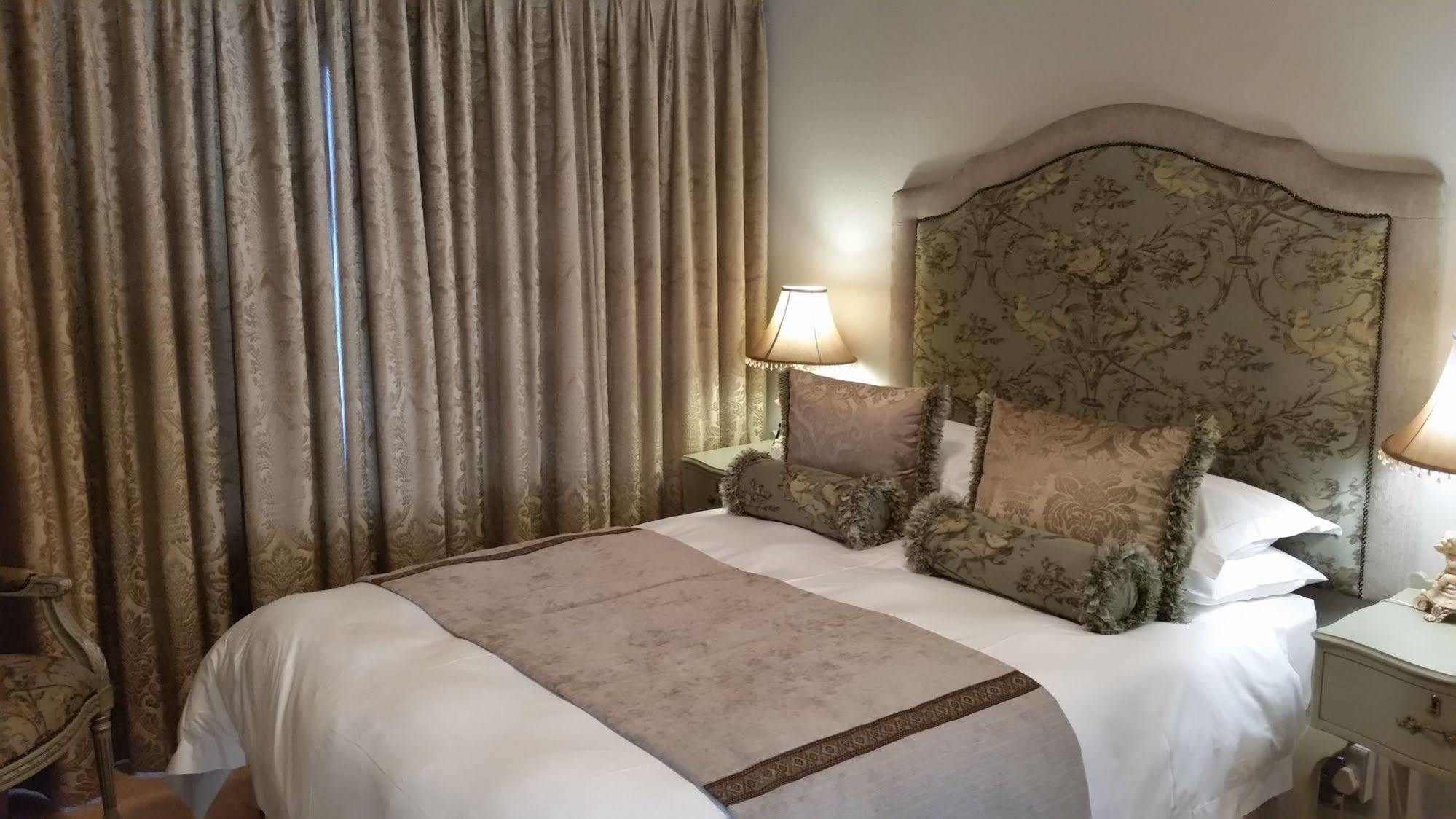 Royal Ridge Guest house 5*